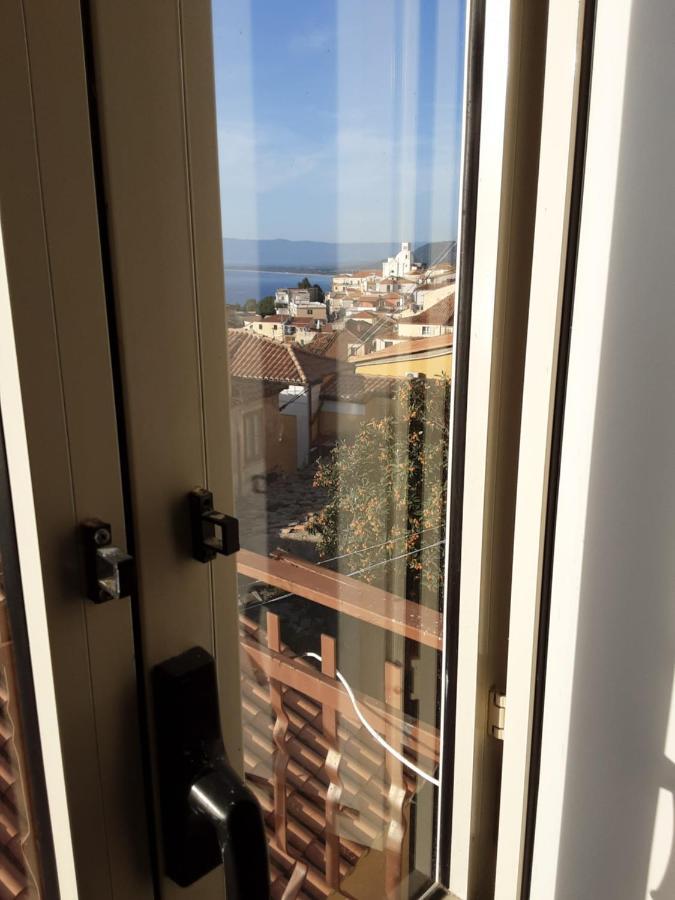 "Lo Studiolo" Apartment 皮佐 外观 照片