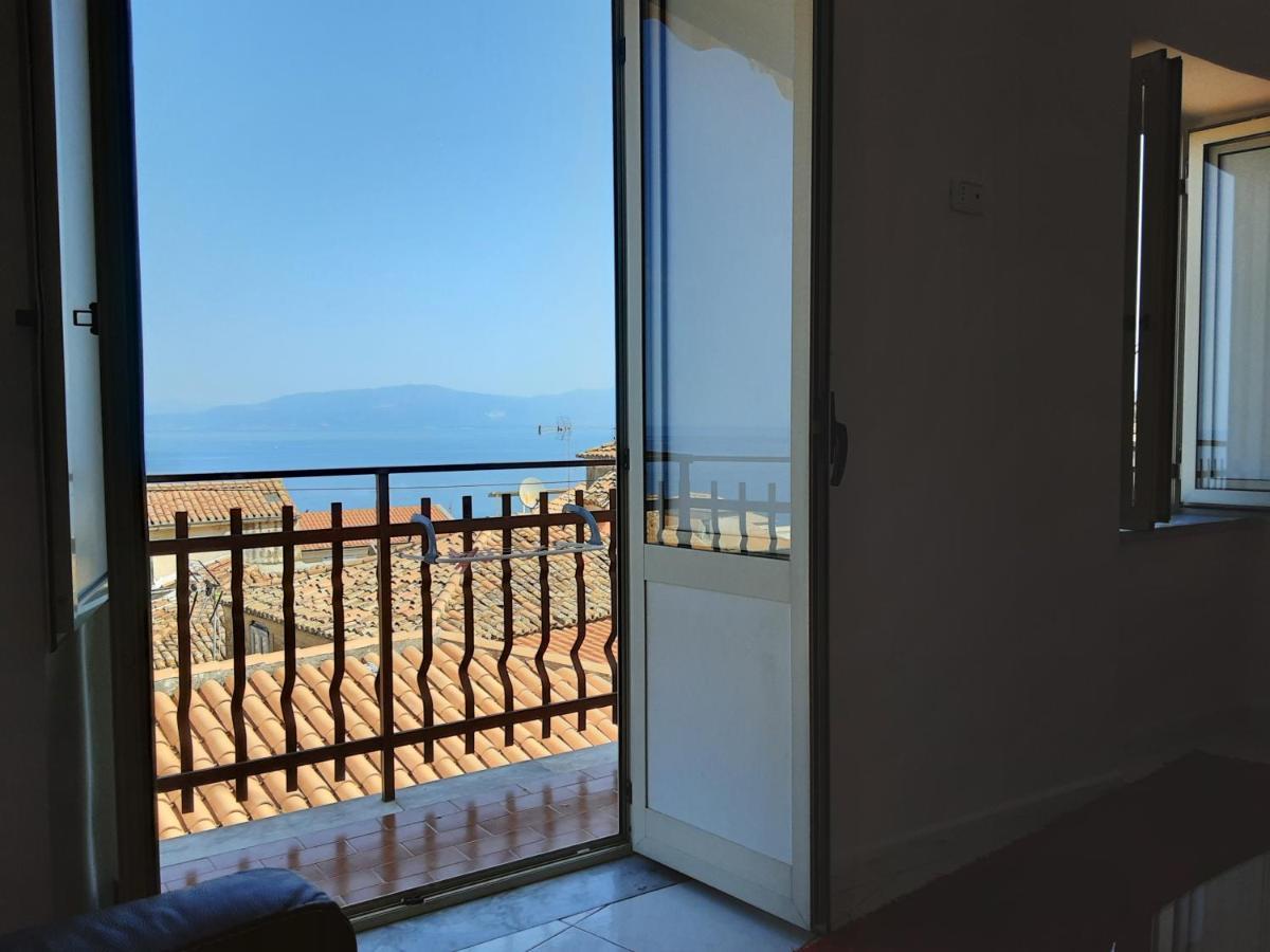 "Lo Studiolo" Apartment 皮佐 外观 照片