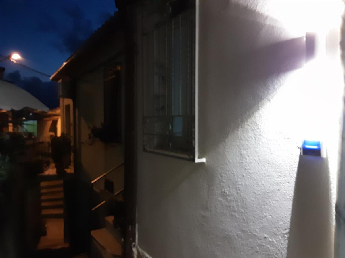 "Lo Studiolo" Apartment 皮佐 外观 照片