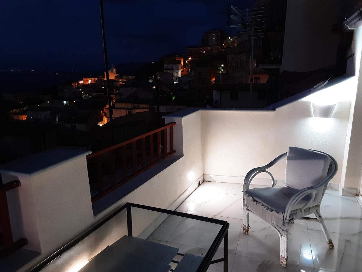 "Lo Studiolo" Apartment 皮佐 外观 照片