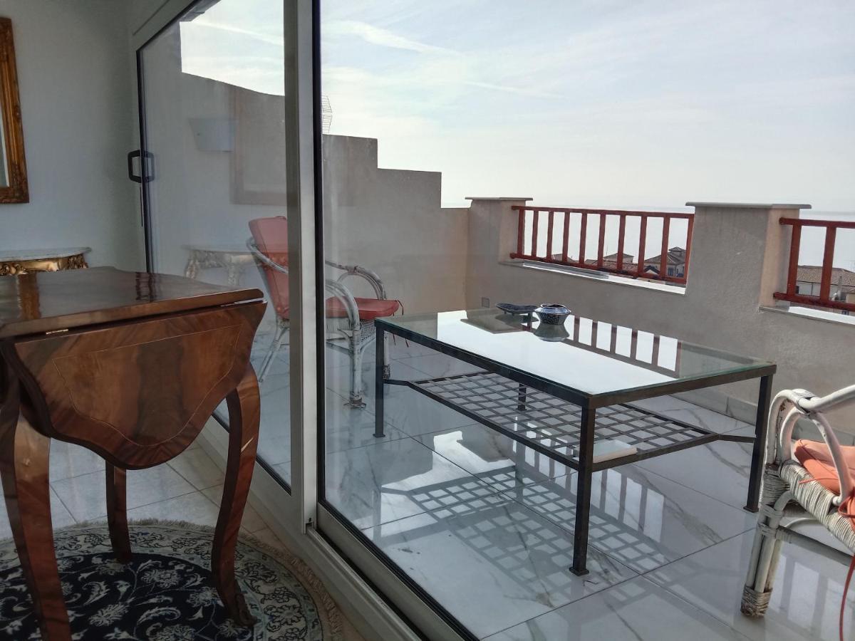 "Lo Studiolo" Apartment 皮佐 外观 照片