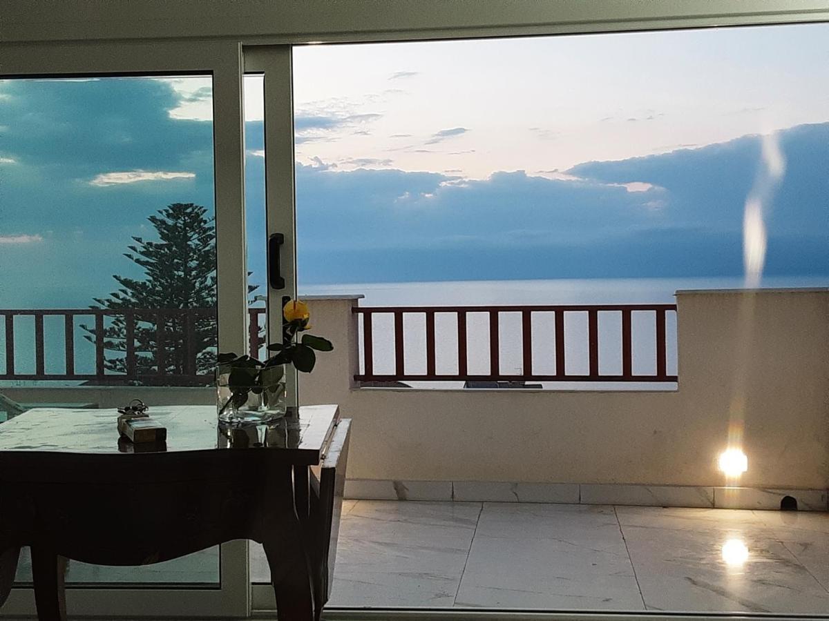 "Lo Studiolo" Apartment 皮佐 外观 照片